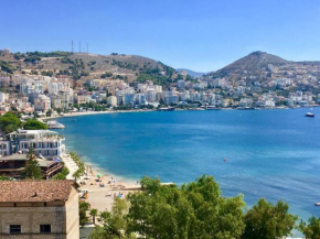 Beachfront Apartment 200m From Port